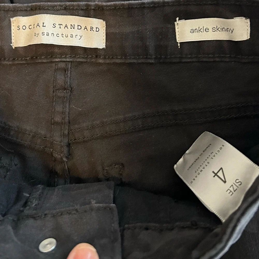Social Standard Sanctuary Mid-Rise Stretch Ankle Skinny Jean Sz 4 Black‎ NEW